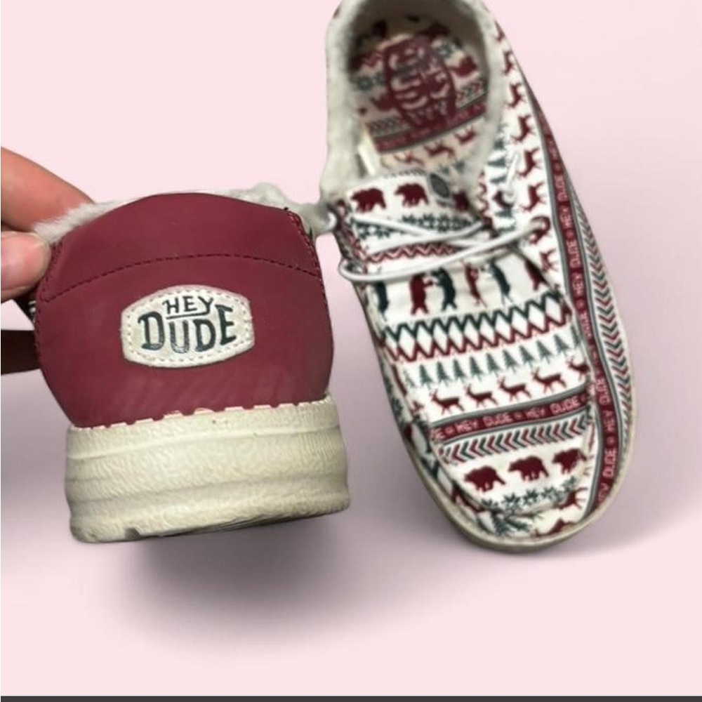 Hey Dude Women’s Size 9 Festive Red and White Slippers